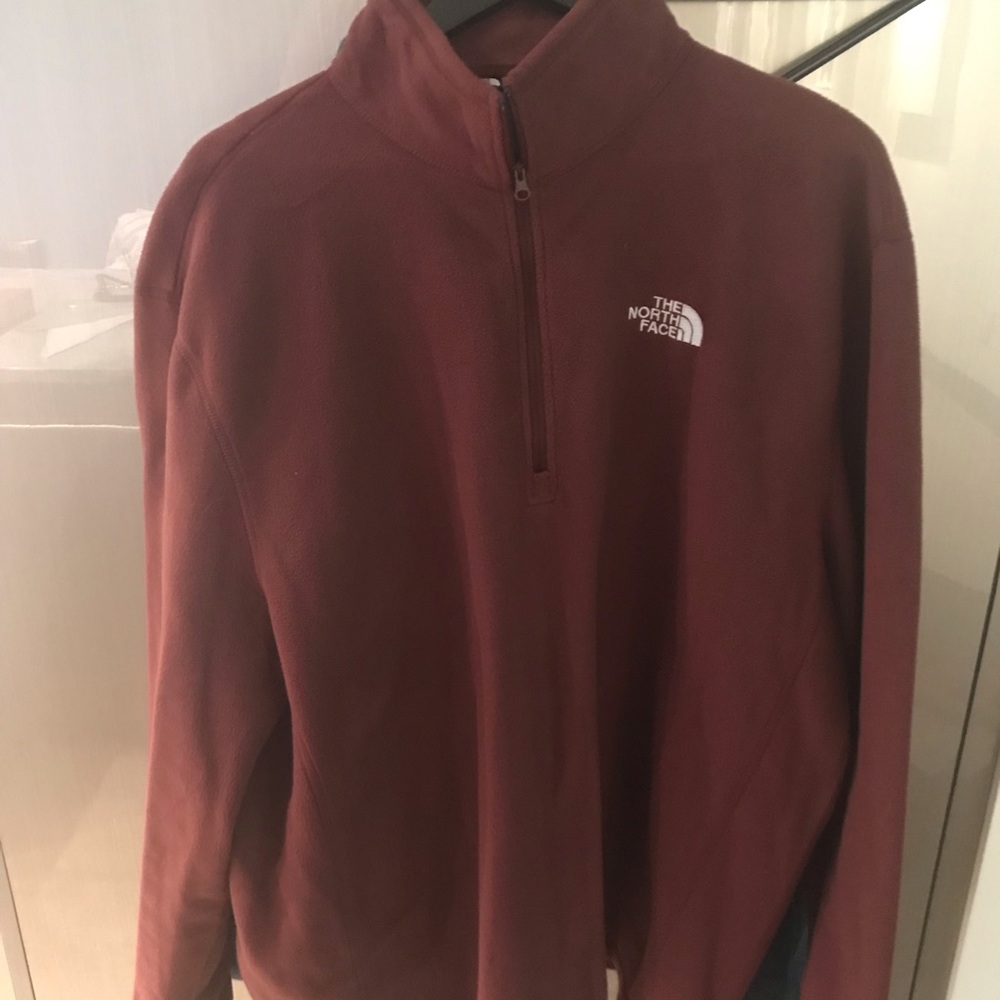 Burgundy The North Face fleece in XXL